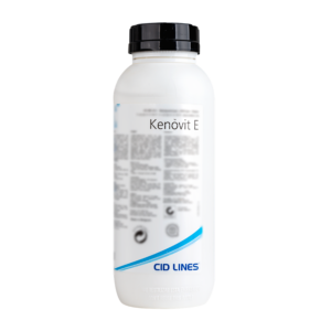 Kenovit E marki CID LINES — butelka profesjonalnego środka chemicznego/płynu do dezynfekcji powierzchni.